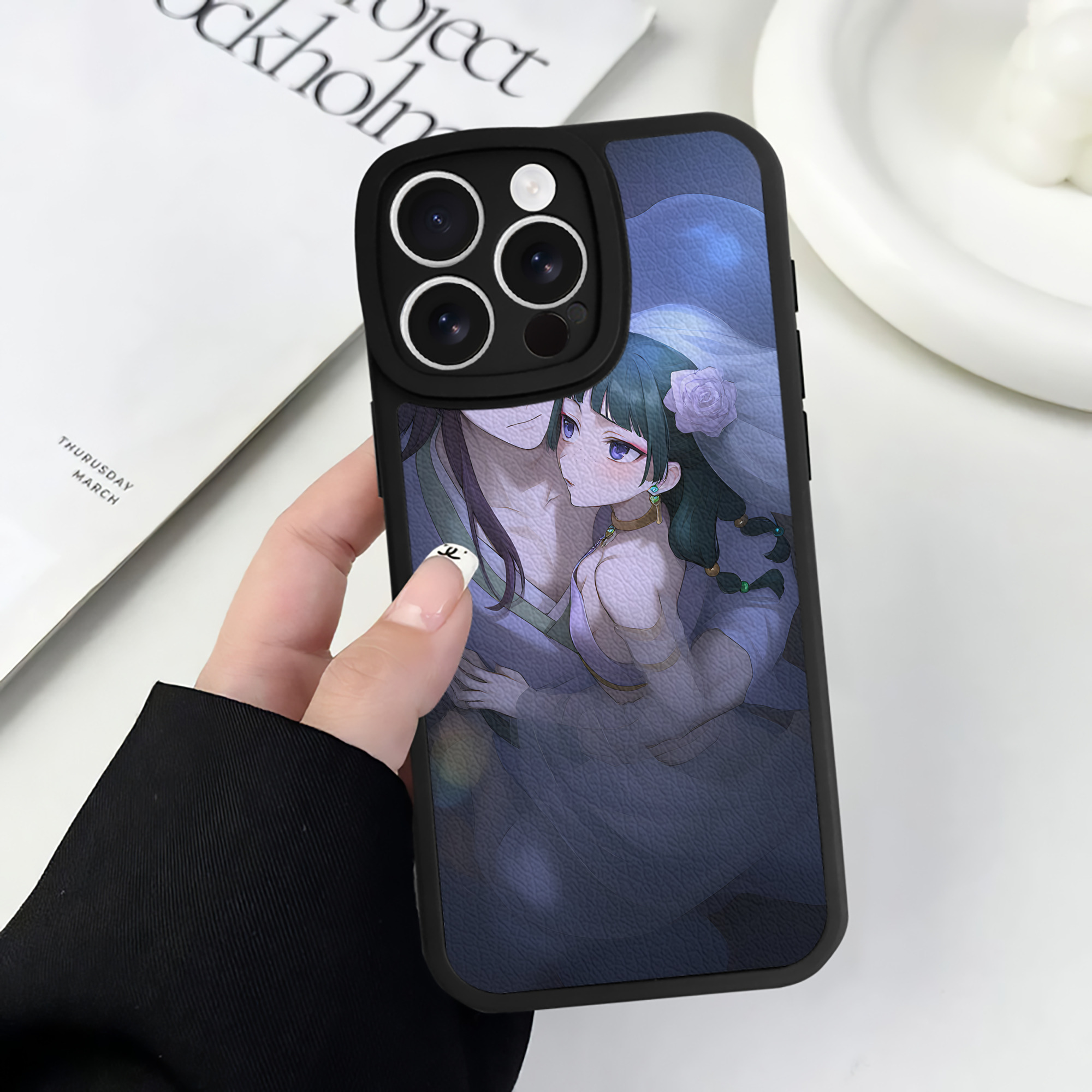 （画像用） 薬屋のひとりごと The Apothecary Diaries 【iPhone 16シリーズ対応】シリコンスマホケース（レザー調） 材質：シリコン